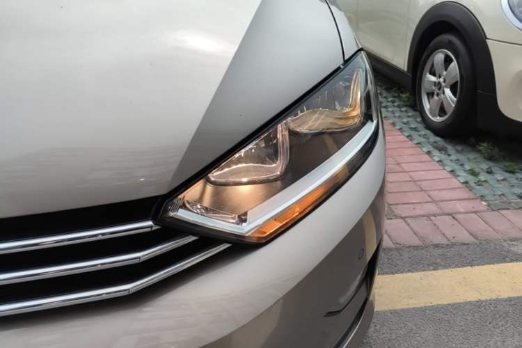 Used Volkswagen Golf Sportsvan 2016 230TSI Automatic Trend Edition Left Front Headlight