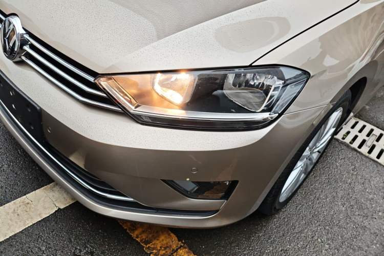 Used Volkswagen Golf Sportsvan 2016 230TSI Automatic Luxury Version Left Front Headlight