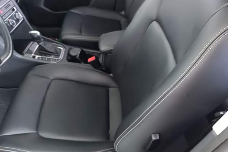 Used Volkswagen Golf Sportsvan 2016 230TSI Automatic Trend Edition Left Front Seat