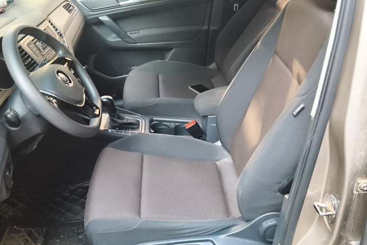 Used Volkswagen Golf Sportsvan 2016 1.6L Automatic Comfort Model Left Front Seat
