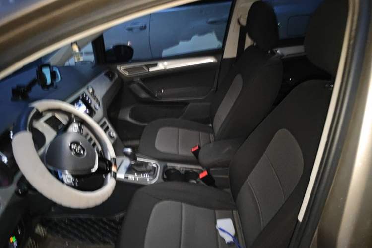 Used Volkswagen Golf Sportsvan 2016 230TSI Automatic Trend Edition Left Front Seat