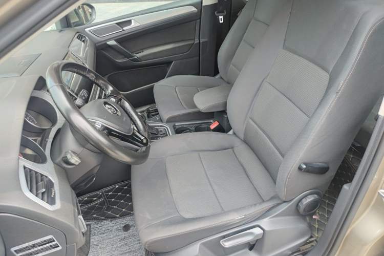 Used Volkswagen Golf Sportsvan 2016 230TSI Automatic Trend Edition Left Front Seat
