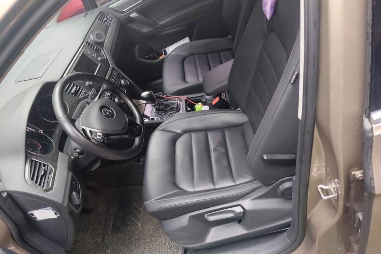 Used Volkswagen Golf Sportsvan 2016 280TSI Automatic Luxury Model Left Front Seat