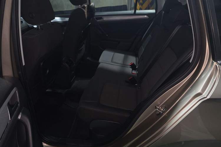 Used Volkswagen Golf Sportsvan 2016 230TSI Automatic Trend Edition Left Rear Seat