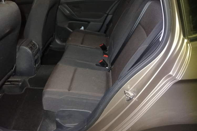 Used Volkswagen Golf Sportsvan 2016 1.6L Manual Comfort Model Left Rear Seat