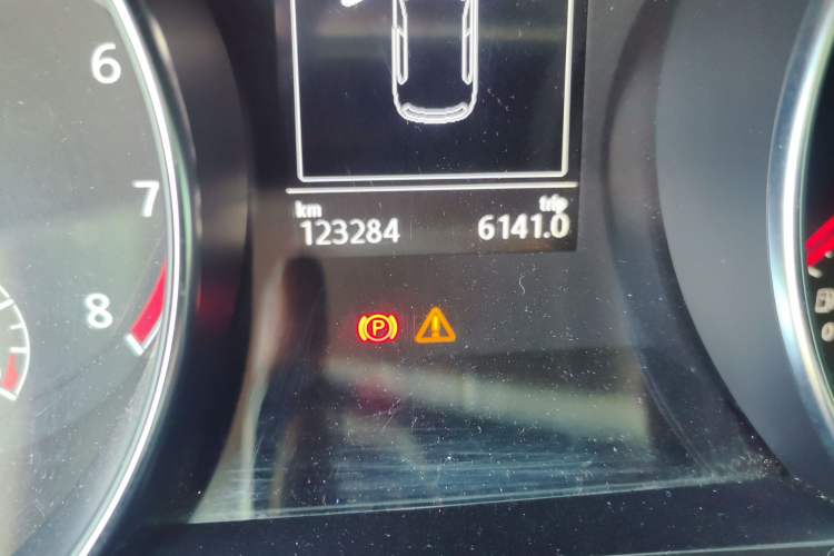 Used Volkswagen Golf Sportsvan 2016 230TSI Automatic Trend Edition Odometer Close Up