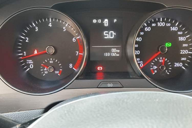 Used Volkswagen Golf Sportsvan 2016 1.6L Automatic Comfort Model Odometer Close Up