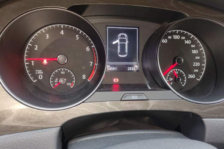 Used Volkswagen Golf Sportsvan 2016 280TSI Automatic Luxury Model Odometer Close Up