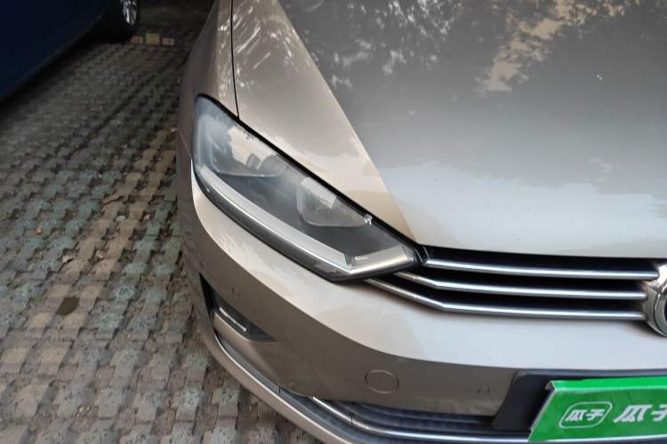 Used Volkswagen Golf Sportsvan 2016 230TSI Automatic Trend Edition Right Front Headlight