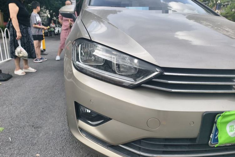 Used Volkswagen Golf Sportsvan 2016 230TSI Automatic Trend Edition Right Front Headlight