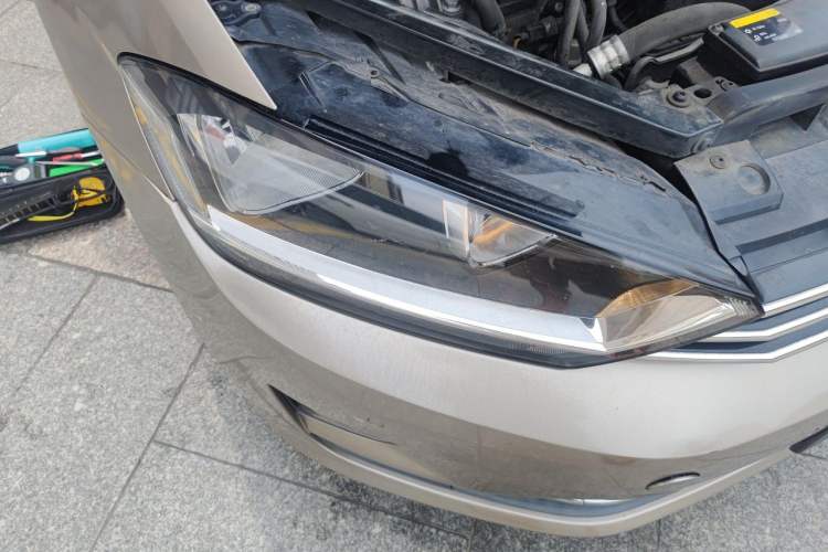 Used Volkswagen Golf Sportsvan 2016 230TSI Automatic Trend Edition Right Front Headlight