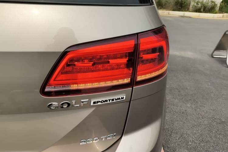 Used Volkswagen Golf Sportsvan 2016 230TSI Automatic Trend Edition Right Rear Taillight