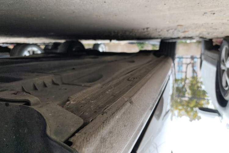 Used Volkswagen Golf Sportsvan 2016 230TSI Automatic Trend Edition Right Side Sill