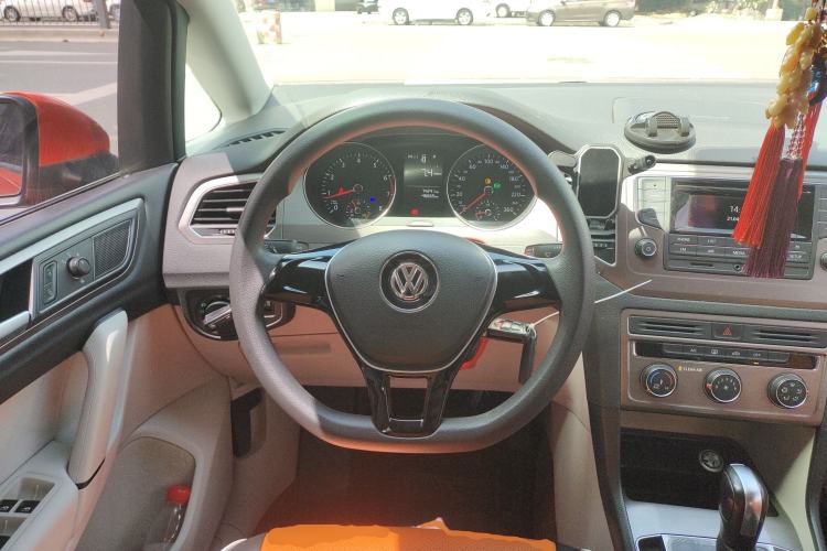 Used Volkswagen Golf Sportsvan 2016 1.6L Automatic Comfort Model Steering Wheel