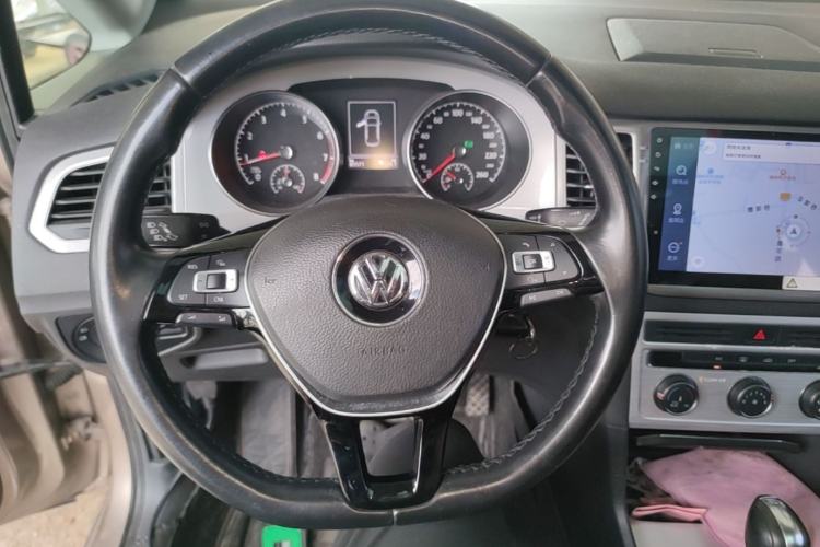 Used Volkswagen Golf Sportsvan 2016 230TSI Automatic Trend Edition Steering Wheel