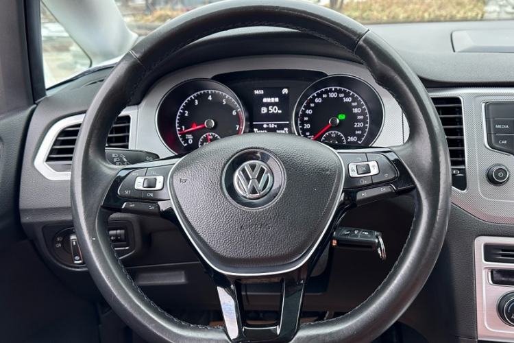 Used Volkswagen Golf Sportsvan 2016 230TSI Automatic Trend Edition Steering Wheel