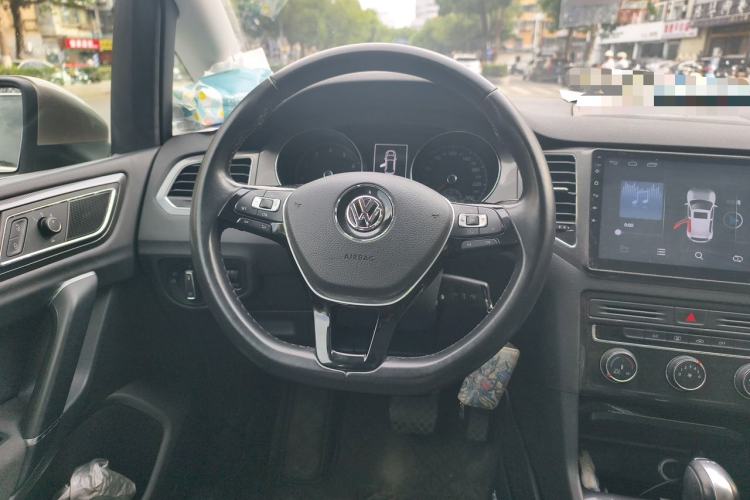 Used Volkswagen Golf Sportsvan 2016 230TSI Automatic Trend Edition Steering Wheel