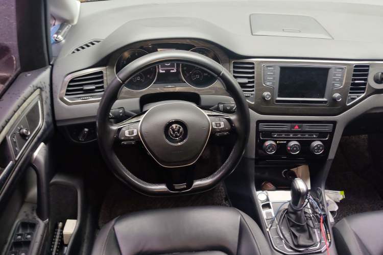Used Volkswagen Golf Sportsvan 2016 280TSI Automatic Luxury Model Steering Wheel