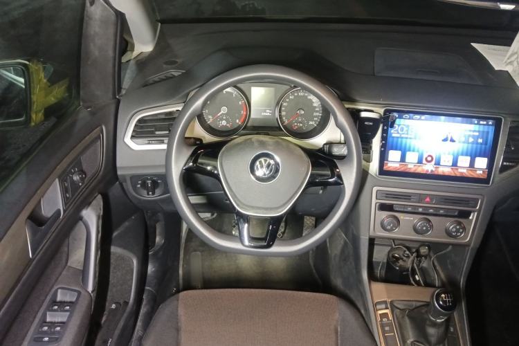 Used Volkswagen Golf Sportsvan 2016 1.6L Manual Comfort Model Steering Wheel