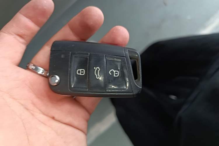 Used Volkswagen Golf Sportsvan 2016 230TSI Automatic Trend Edition Vehicle Key