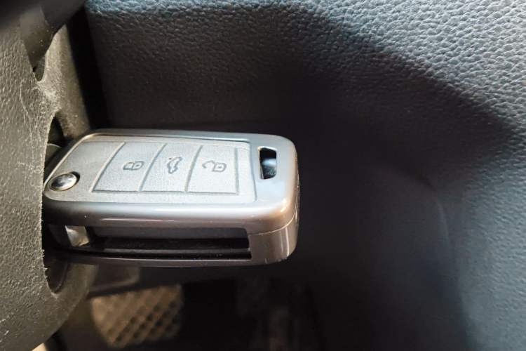 Used Volkswagen Golf Sportsvan 2016 1.6L Automatic Comfort Model Vehicle Key