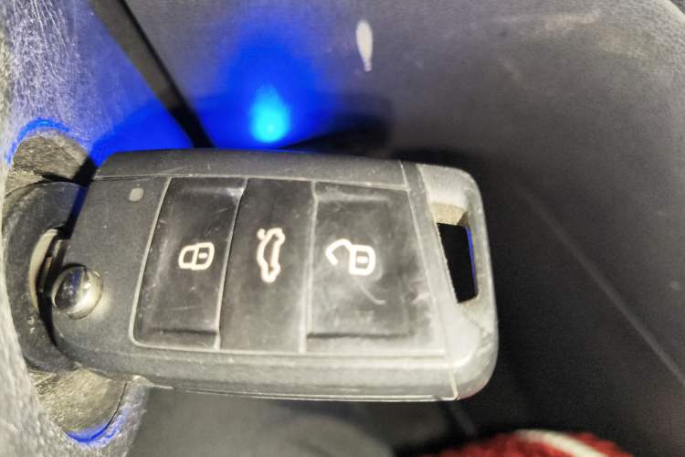 Used Volkswagen Golf Sportsvan 2016 1.6L Automatic Comfort Model Vehicle Key