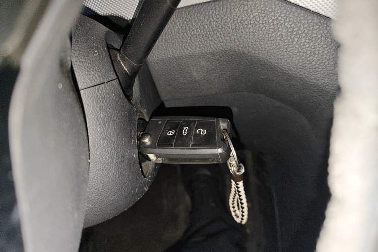 Used Volkswagen Golf Sportsvan 2016 230TSI Automatic Trend Edition Vehicle Key