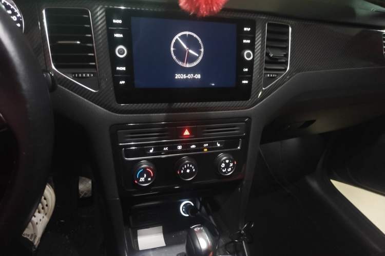 Used Volkswagen Golf Sportsvan 2018 280TSI Automatic Luxury Model Audio And AC Panel