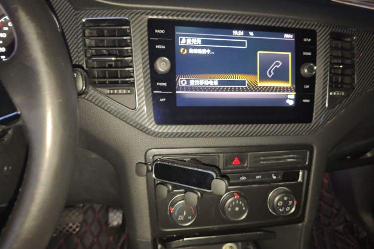 Used Volkswagen Golf Sportsvan 2018 280TSI Automatic Flagship Model Audio And AC Panel