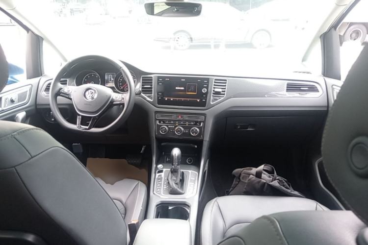 Used Volkswagen Golf Sportsvan 2018 280TSI Automatic Flagship Model Center Console