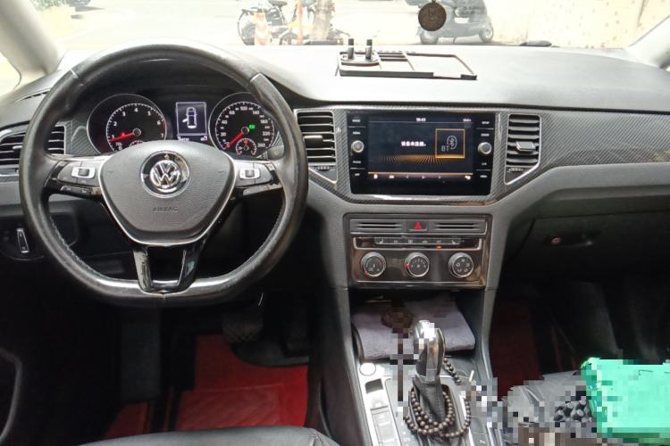 Used Volkswagen Golf Sportsvan 2018 280TSI Automatic Luxury Model Center Console