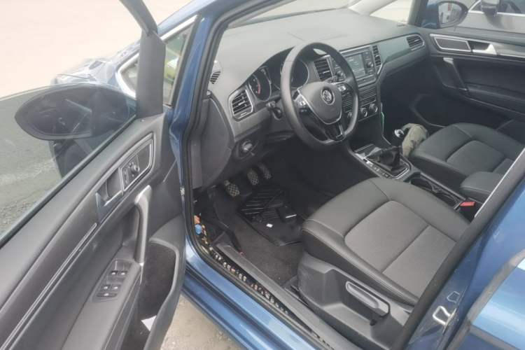 Used Volkswagen Golf Sportsvan 2018 230TSI Manual Entry-Level Model Driver Seat