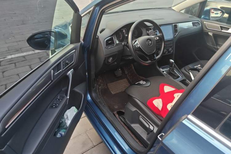 Used Volkswagen Golf Sportsvan 2018 230TSI Automatic Trend Edition Driver Seat