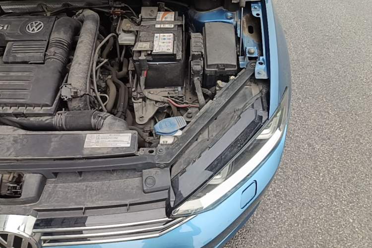 Used Volkswagen Golf Sportsvan 2018 280TSI Automatic Flagship Model Engine Bay Left