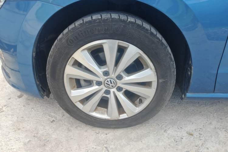 Used Volkswagen Golf Sportsvan 2018 230TSI Manual Entry-Level Model Exterior 4