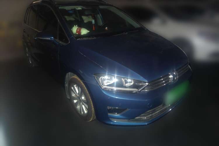 Used Volkswagen Golf Sportsvan 2018 230TSI Automatic Trend Edition Front Right 45 Deg
