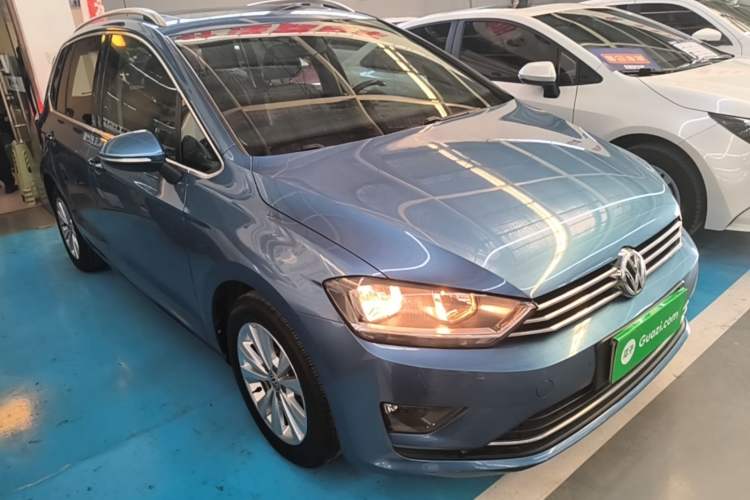 Used Volkswagen Golf Sportsvan 2018 230TSI Automatic Trend Edition Front Right 45 Deg