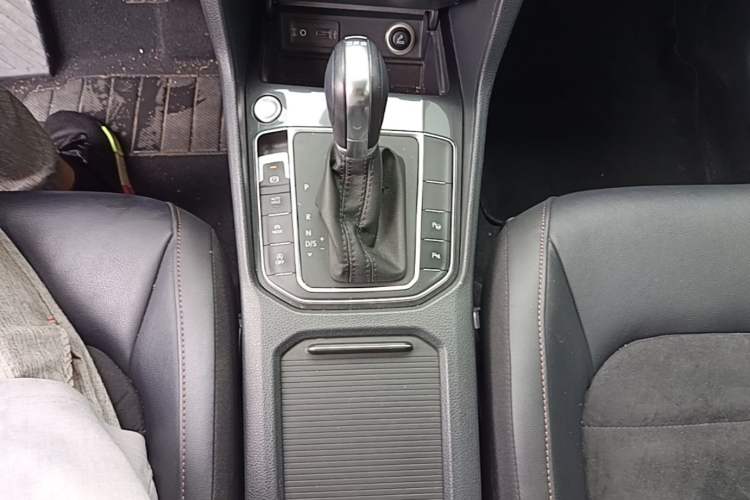 Used Volkswagen Golf Sportsvan 2018 280TSI Automatic Flagship Model Gear Lever