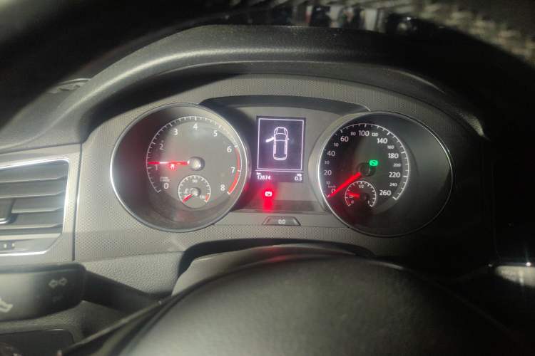 Used Volkswagen Golf Sportsvan 2018 230TSI Automatic Trend Edition Instrument Cluster