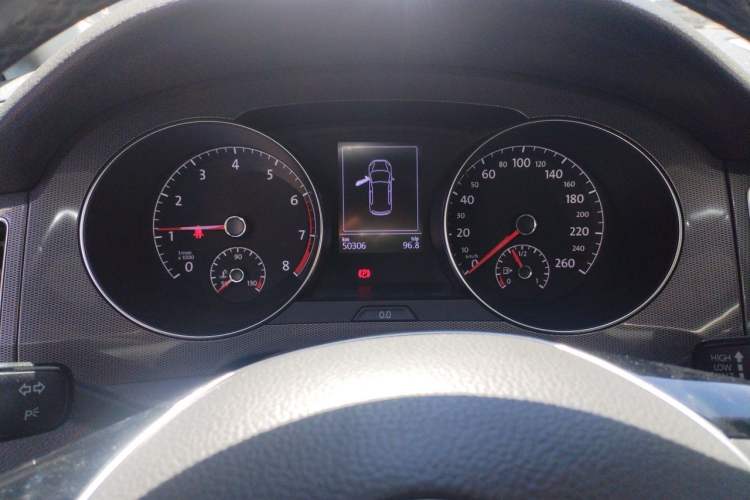 Used Volkswagen Golf Sportsvan 2018 230TSI Automatic Trend Edition Instrument Cluster