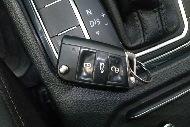 Used Volkswagen Golf Sportsvan 2018 230TSI Automatic Trend Edition Interior 1
