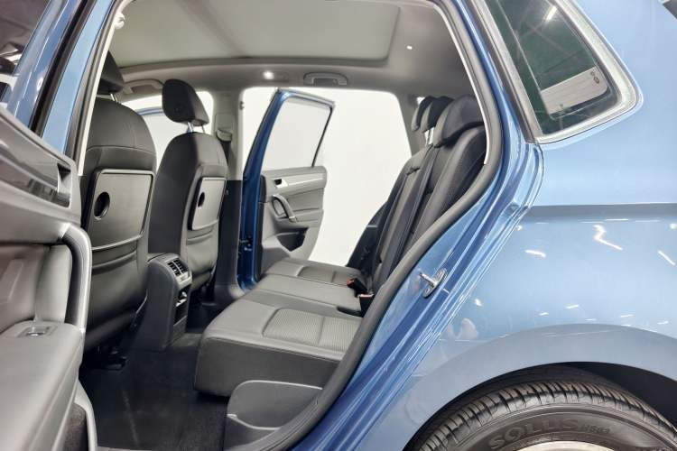 Used Volkswagen Golf Sportsvan 2018 230TSI Automatic Trend Edition Interior 2