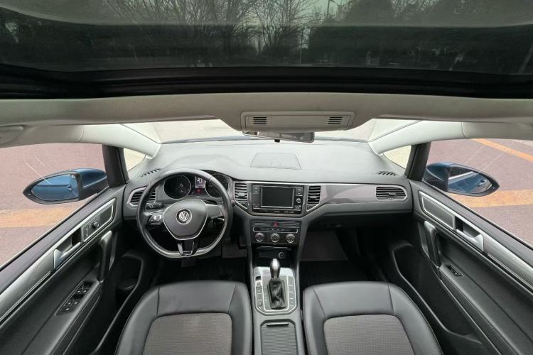 Used Volkswagen Golf Sportsvan 2018 230TSI Automatic Trend Edition Interior 4