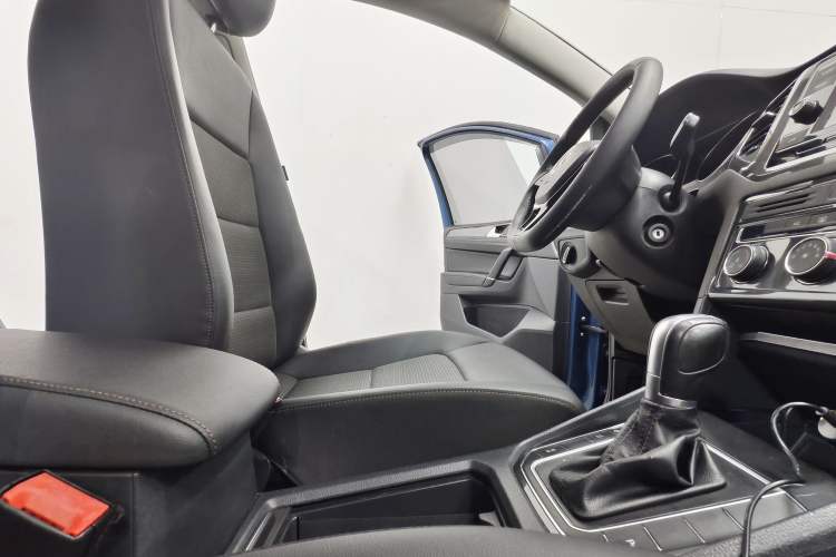 Used Volkswagen Golf Sportsvan 2018 230TSI Automatic Trend Edition Interior 4