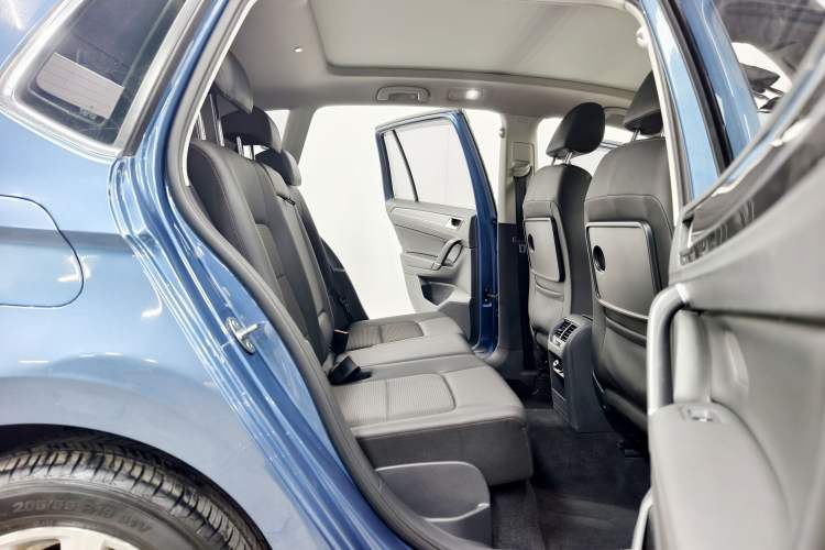 Used Volkswagen Golf Sportsvan 2018 230TSI Automatic Trend Edition Interior 5