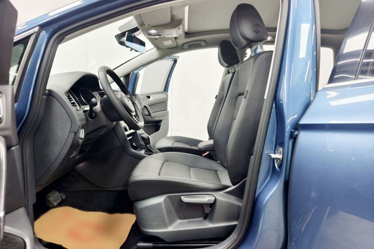 Used Volkswagen Golf Sportsvan 2018 230TSI Automatic Trend Edition Interior 7