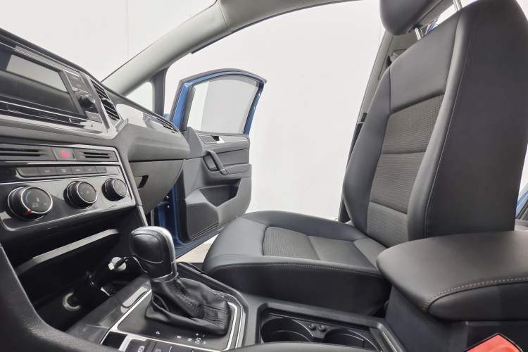 Used Volkswagen Golf Sportsvan 2018 230TSI Automatic Trend Edition Interior 8