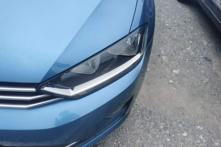 Used Volkswagen Golf Sportsvan 2018 230TSI Manual Entry-Level Model Left Front Headlight