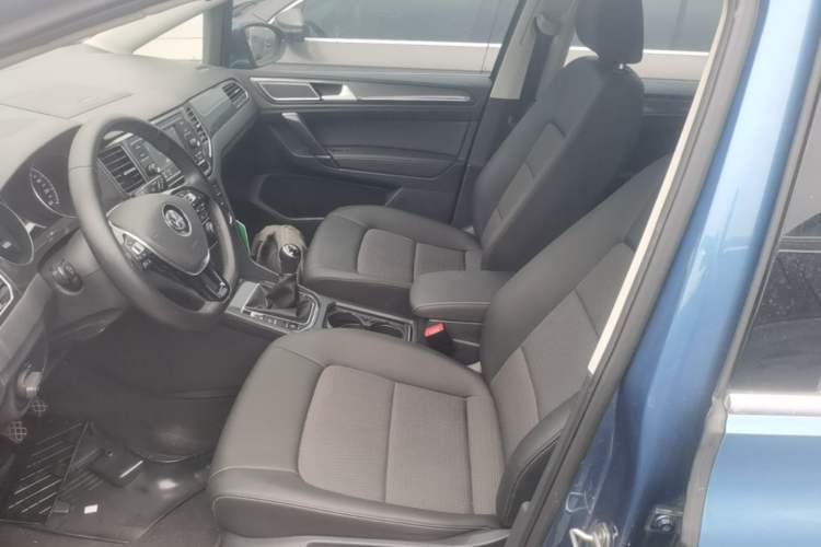 Used Volkswagen Golf Sportsvan 2018 230TSI Manual Entry-Level Model Left Front Seat