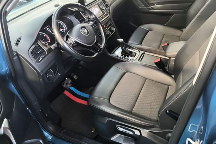 Used Volkswagen Golf Sportsvan 2018 230TSI Automatic Trend Edition Left Front Seat